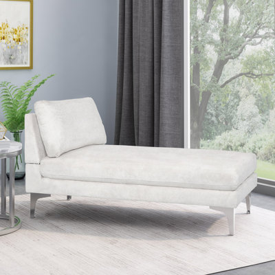 CHAISE LUNGE