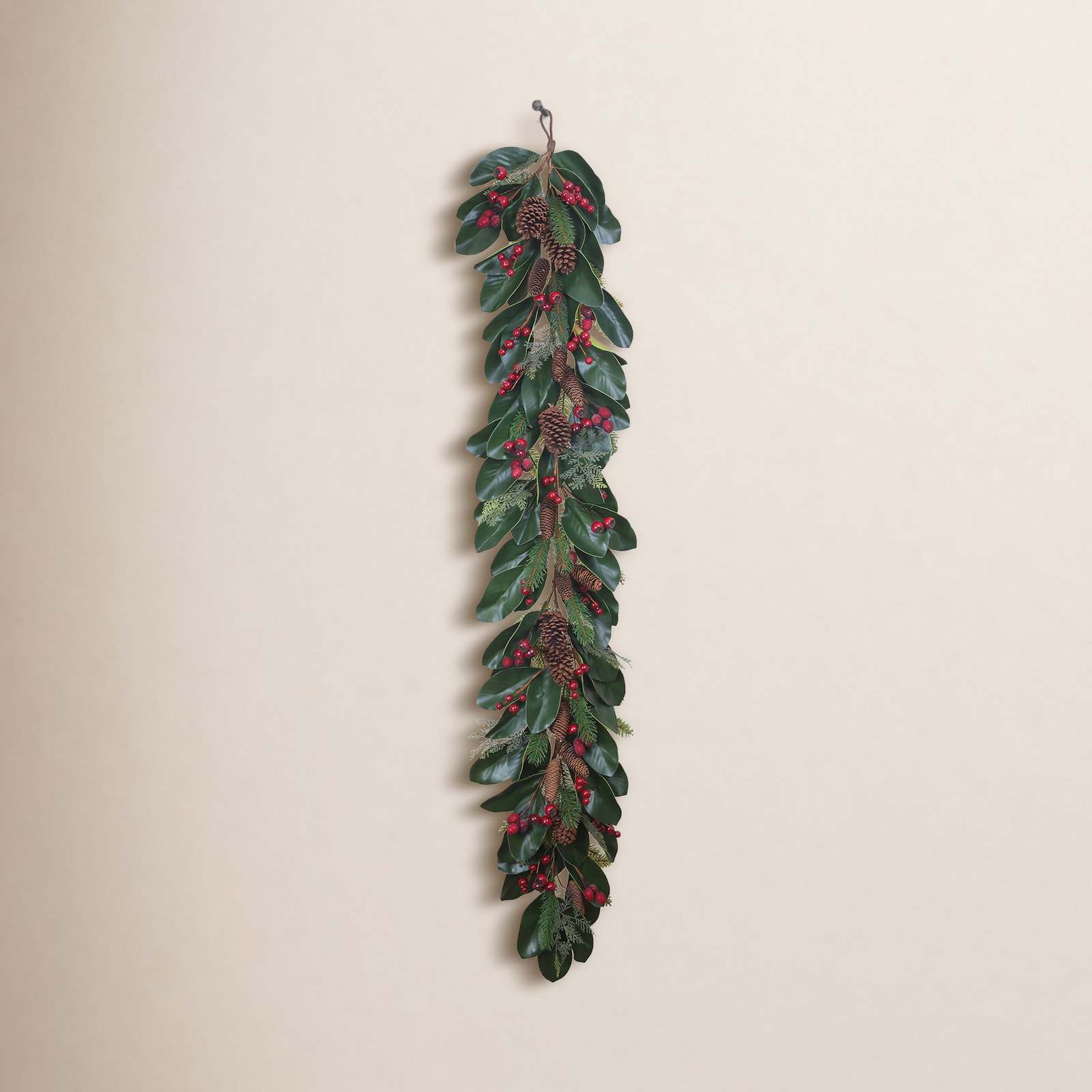CHRISTMAS MAGNOLIA WITH BERRY CONE GARLAND
