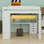 Lit mezzanine peu encombrant, bureau fonctionnel en L, tiroirs et tablettes ouvertes-129691286-129691282