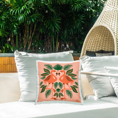 Coussin décoratif d'extérieur imprimé "Mirrored Flamingo Friends" par Carrie Cantwell