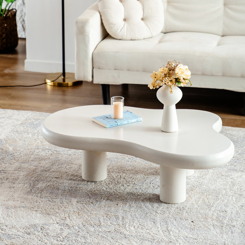 Table basse chic et polyvalente en forme de nuage pour la décoration de salon