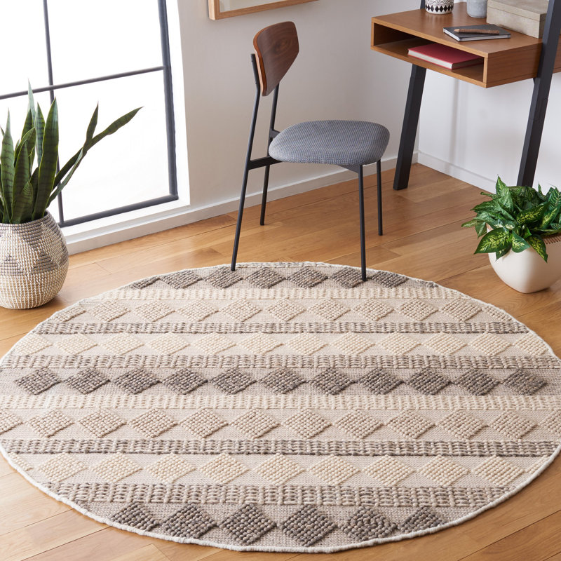 Ansam Hand Woven Wool/Cotton Geometric Rug in Gray/Ivory, Round 6'