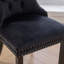 Chaise de salle à manger rembourrée en velours avec pieds en bois et garniture cloutée-244623205-254478917