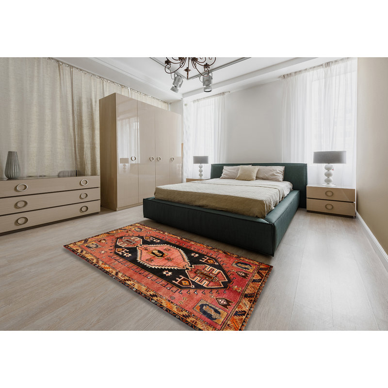 Tapis traditionnel rouge / noir Tawnya, Rectangle 5 pi x 7 pi