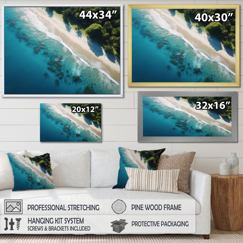 Plage relaxante vue aérienne I - plage, art mural, Cadre doré à coins fermés, H 16 po x l 32 po x P 1 po