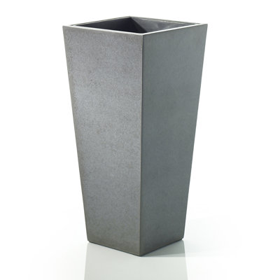 Pot de fleurs en béton