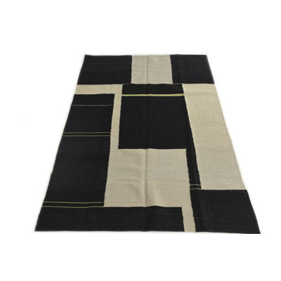 Tapis noir 4x6 Petrella