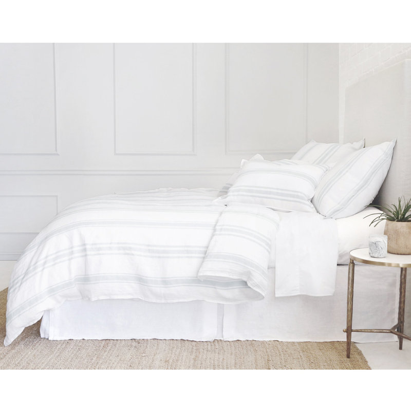 Jackson 100% Linen Buttons Sham, White/Ocean, Standard