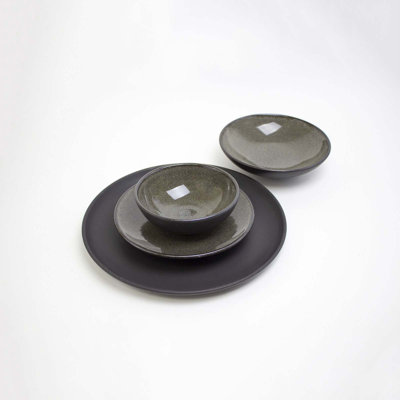 Roshell Stoneware Dinnerware Set 4 Piece