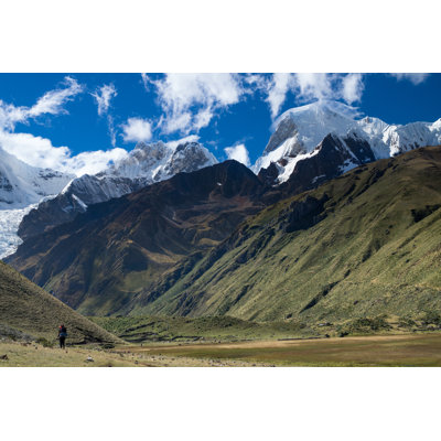 Hiking in Peru by Diamirstudio