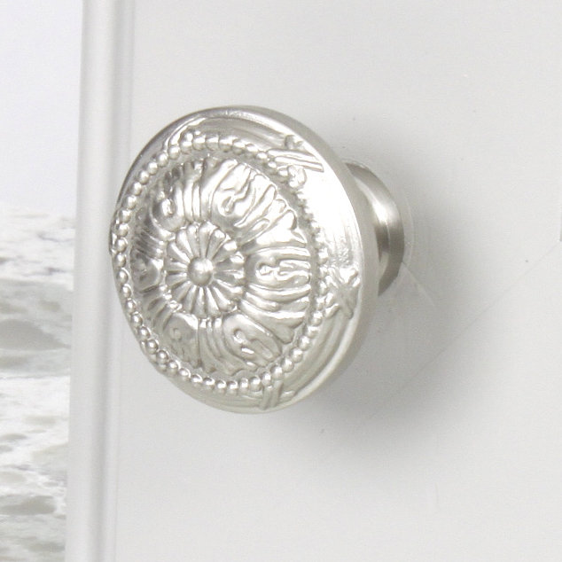 Georgian 1 1/4" Diameter Mushroom Knob, Satin Nickel
