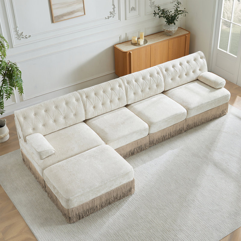 Canapé Chesterfield, H 34,2 po x l 135,6 po x P 60,3 po, Beige