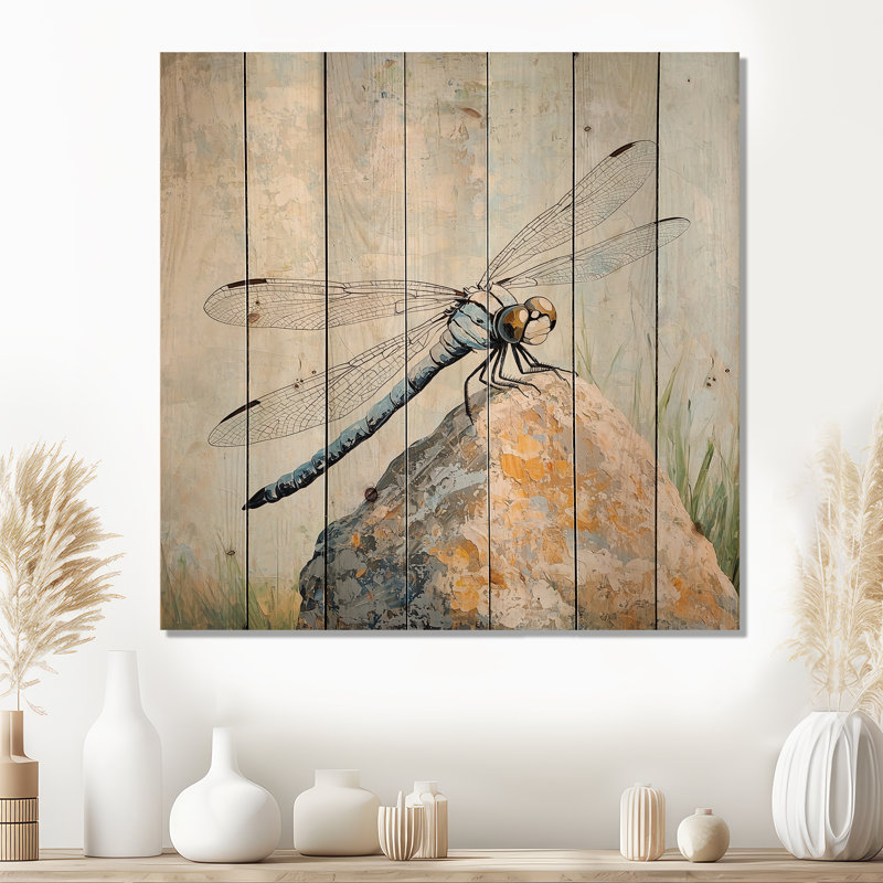 Libellule sur un rocher - Art mural moderne en bois sur bois de pin naturel, H 25 po x l 25 po