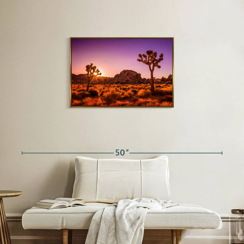 Arbres Joshua ensoleillés, Cadre flottant doré, 31 po x 21 po