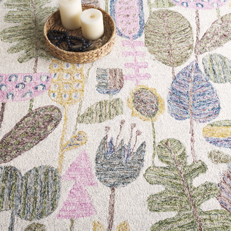 Jardin Blue and Pink Floral Wool 5' x 8' Area Rug
