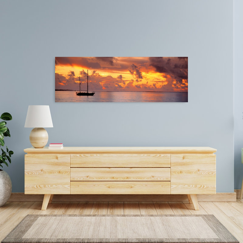 Bateau au coucher du soleil, H 16 po x l 48 po