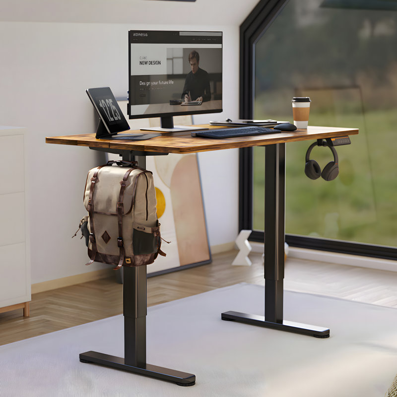Bureau debout électrique à hauteur ajustable avec crochets, H 46,5 po x l 40 po x P 24 po, Nature / blanc