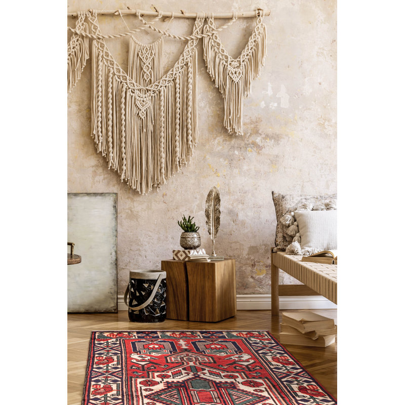 Tapis rouge Anadol 4 pi 1 po x 7 pi 3 po