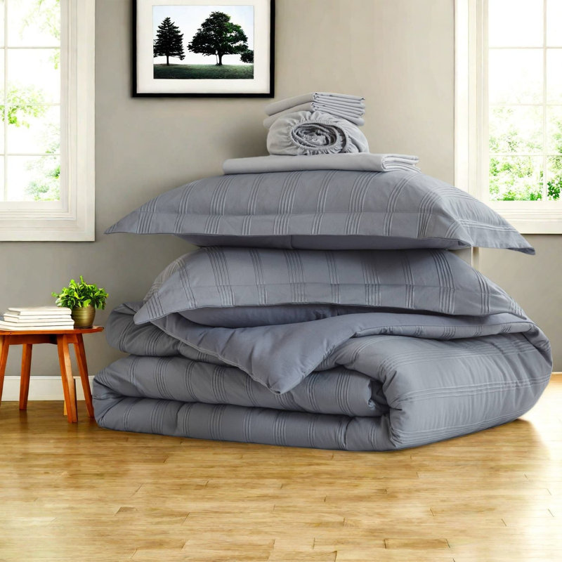 Comfortable Grey Polyester Bedding Sets, Modern And Stylish For Home