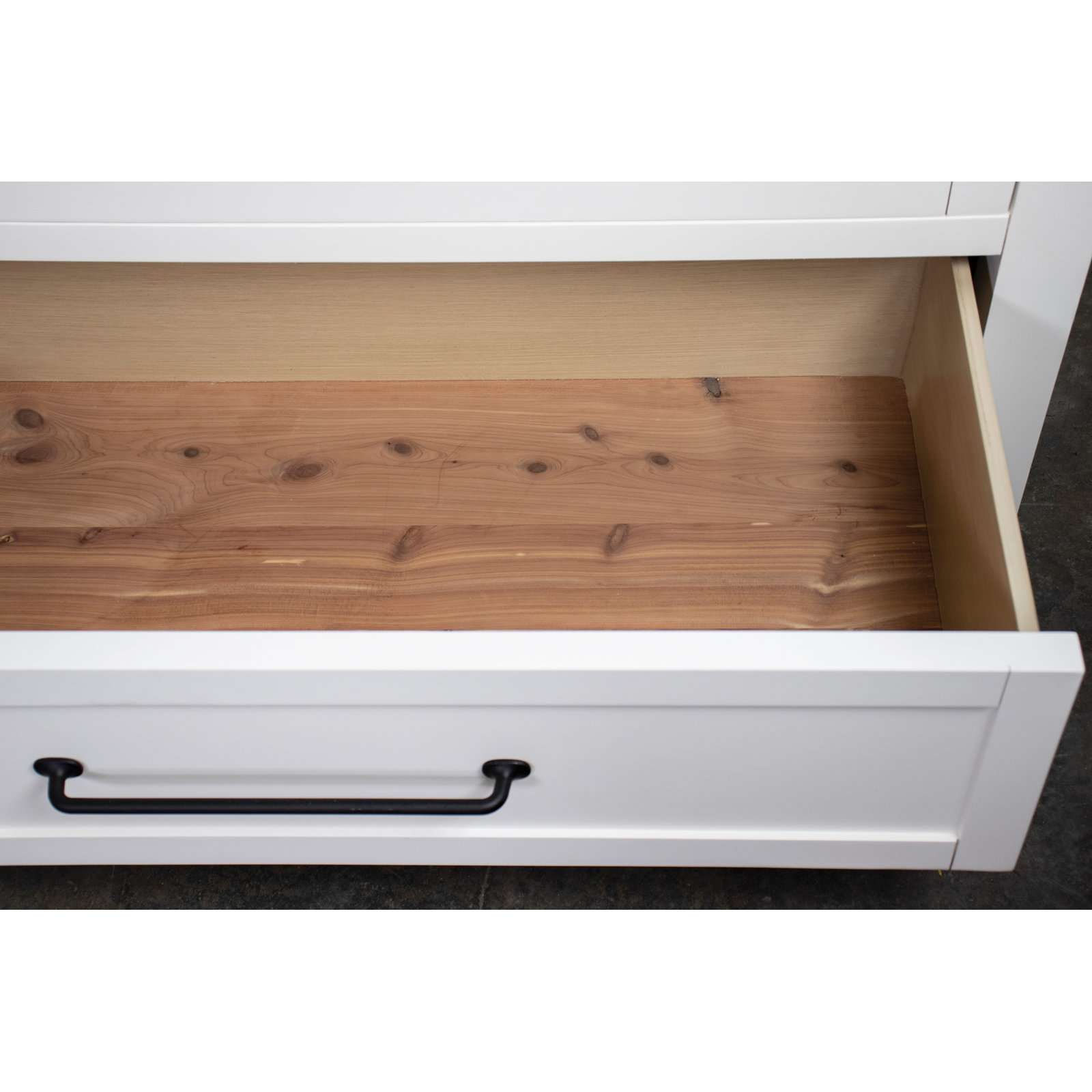 Kenya 5 - Drawer Dresser, White/Fog