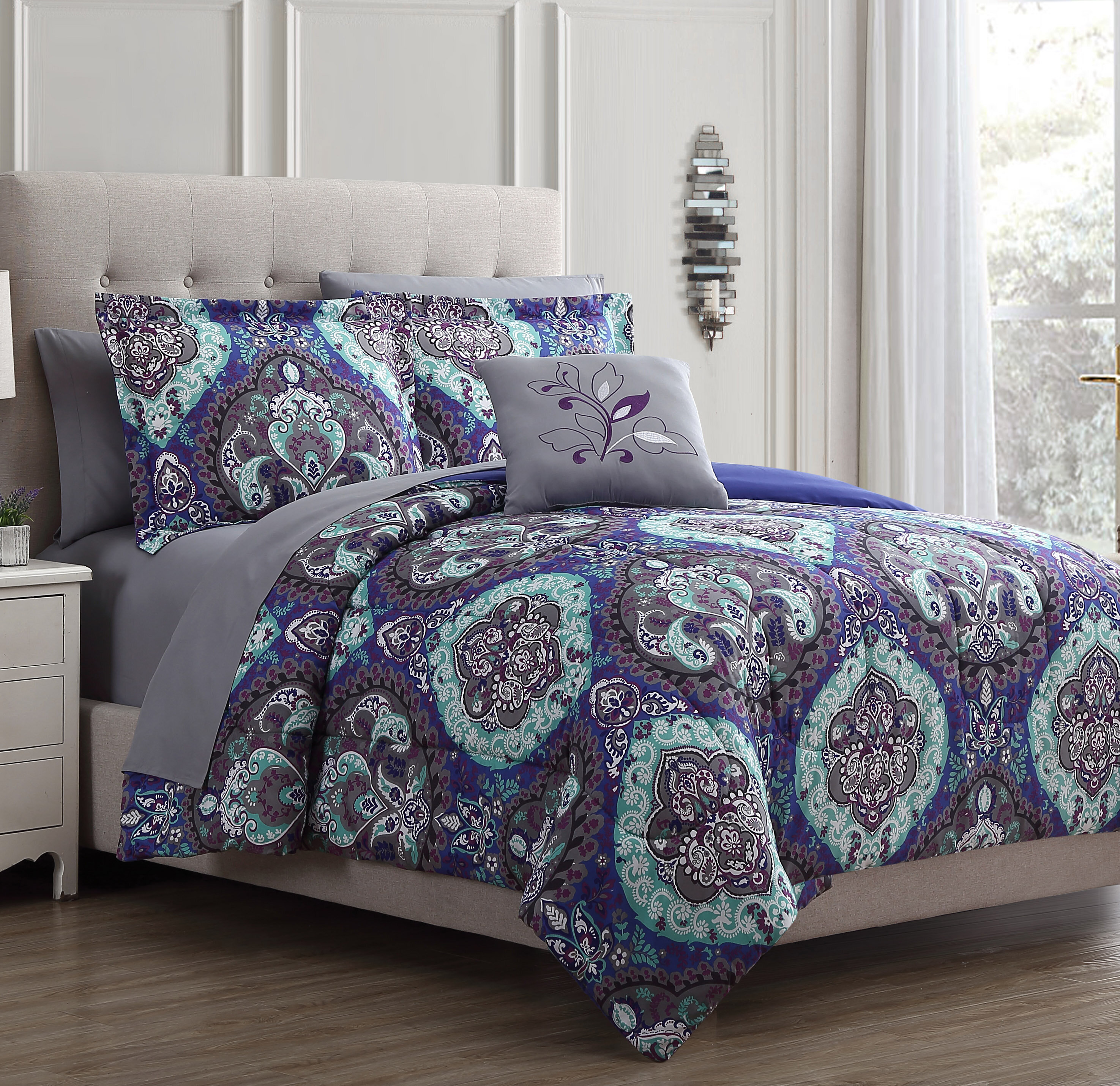 Lawrence Reversible Comforter Set