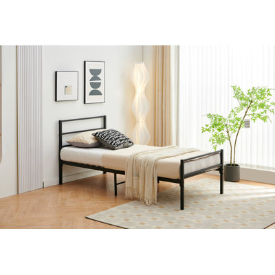 Structure de lit plateforme en métal avec tête de lit, aucune chaîne requise, noir, simple