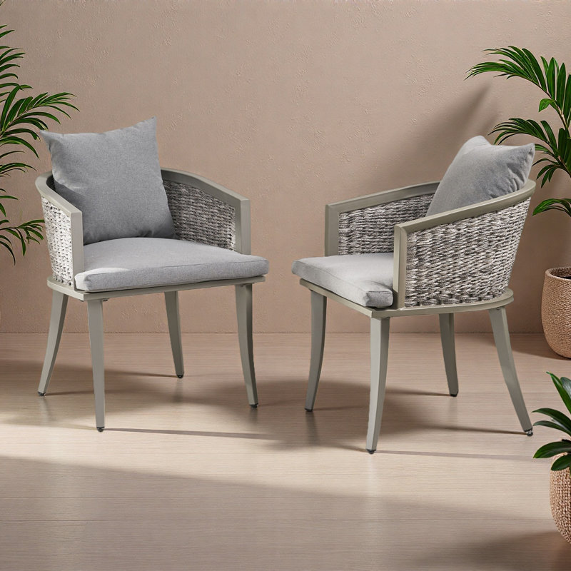 CHAISE