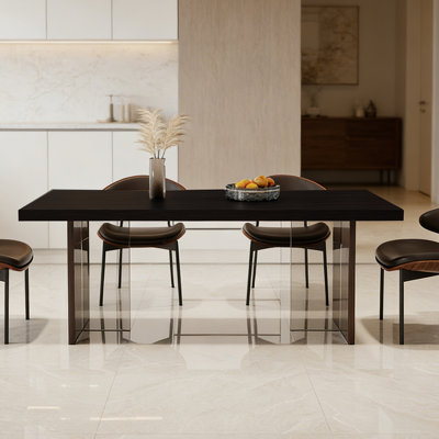 Table de salle à manger moderne et sophistiquée