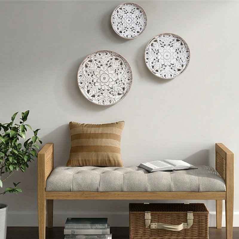 Ensemble de 3 décorations murales en bois blanc vieilli - motif floral sculpté, tailles multiples
