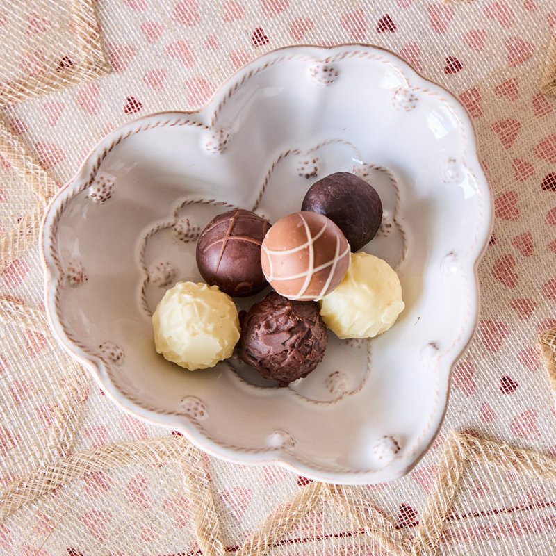Berry & Thread 6.5" Heart Bowl - Whitewash