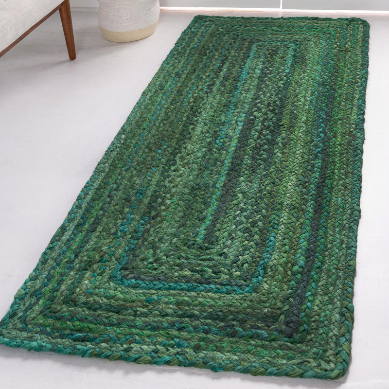 Tapis vert en coton tressé à la main Awena, Tapis de couloir 2 pi 6 po x 6 pi 1 po