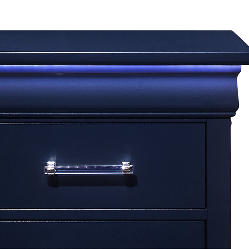 Table de chevet bleue avec rangement spacieux, bois massif dans les tiroirs, style transitionnel