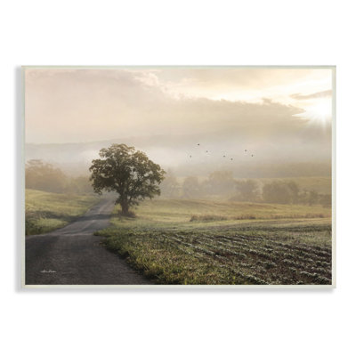 «Foggy Misty Morning Lone Tree Farmland Field» par Lori Deiter - photographie