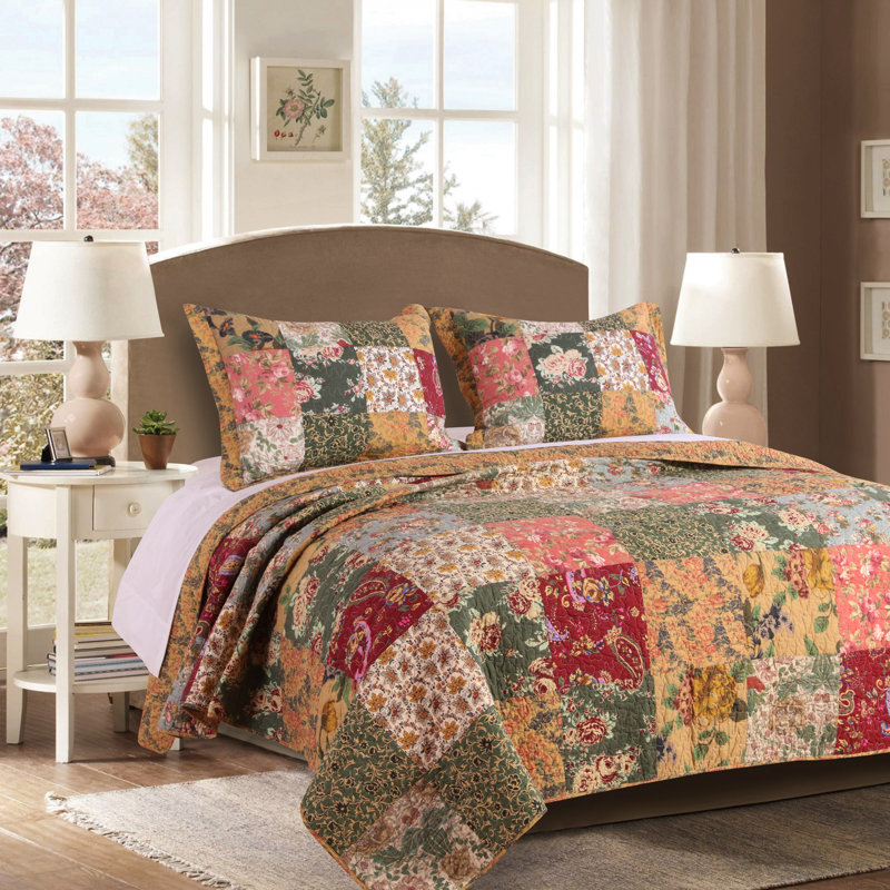 Pink Floral Patchwork Cotton Twin Reversible Quilt Set