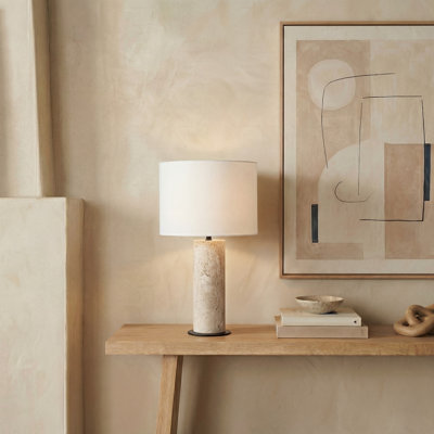 Lampe de table en travertin Jillianna