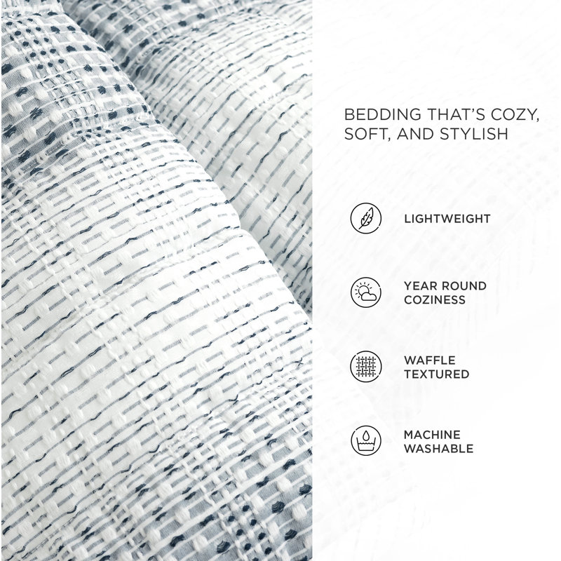 Navy and White Microfiber Full/Queen Waffle Quilt Set