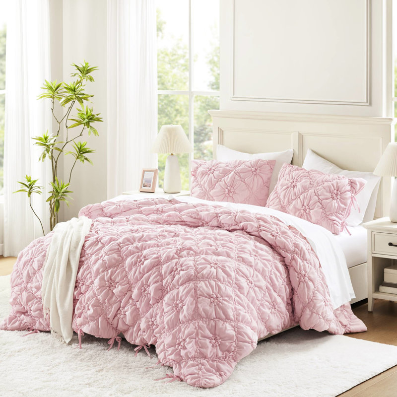 Couette 3 pièces pour lit double/queen, en microfibre rose avec fronces élastiques, moelleuse et confortable, idéale en toute saison, avec attaches de sécurité, respirante et adaptable.