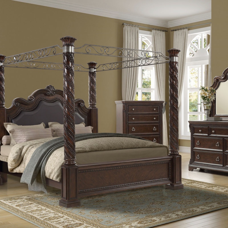 Commode 5 tiroirs en acajou traditionnel
