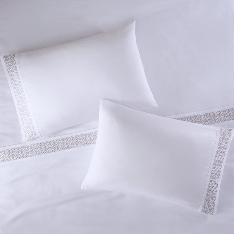 Ensemble de draps en microfibre 4 pièces Gracie Mills Luca, Ensemble de draps pour lit grand avec un drap-hous, Taupe