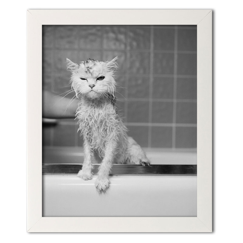 « berte bain », reproduction de photo, Papier avec cadre blanc, H 14 po x l 11 po x P 0,75 po