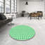 Tapis vert en laine à carreaux-207027391