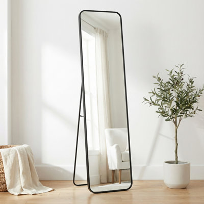 Miroir de plancher complet Skinee dans un cadre en aluminium noir, 14 po x 60 po