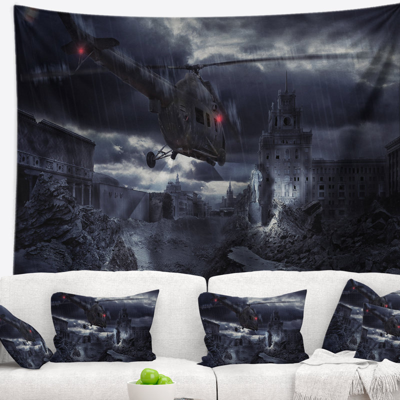 Hélicoptère de photographie au-dessus de la tempête ruined city tapestry, H 32 po x l 39 po