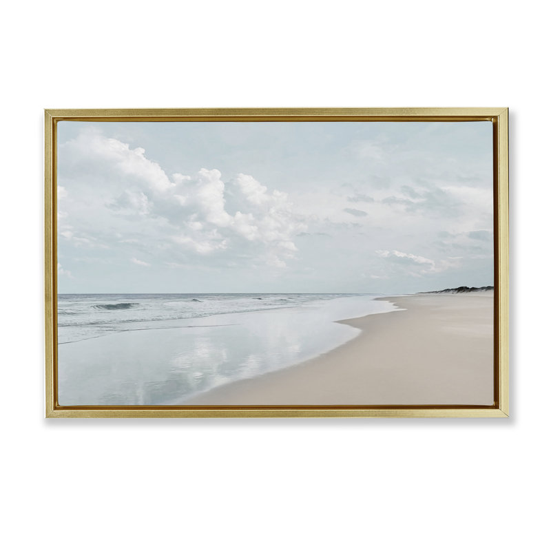 Toile flottante encadrée noire «Endless Beach View» par Natalie Carpentieri, Cadre flottant métallique doré