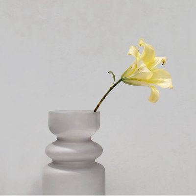 Elsa Vase