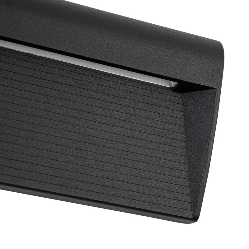 Casa Aluminum LED Wall Light, Black