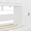 Lit simple mural blanc avec bureau et espaces de rangement ouverts - Conception compacte pour les petits espaces-130428319