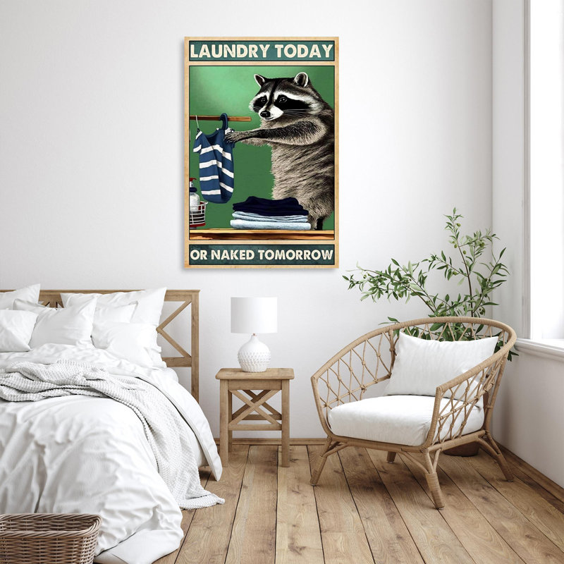 «Raccoon Laundry Today», impression sur toile, H 36 po x l 24 po x P 1,25 po