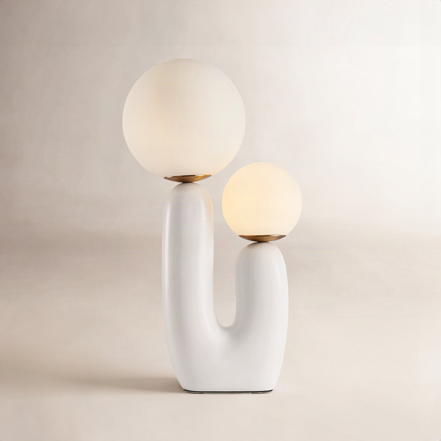 Yuma Resin Table Lamp, White