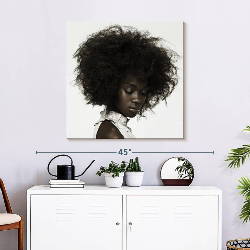 Leisha, femme aux cheveux bouclés, H 30 po x l 30 po